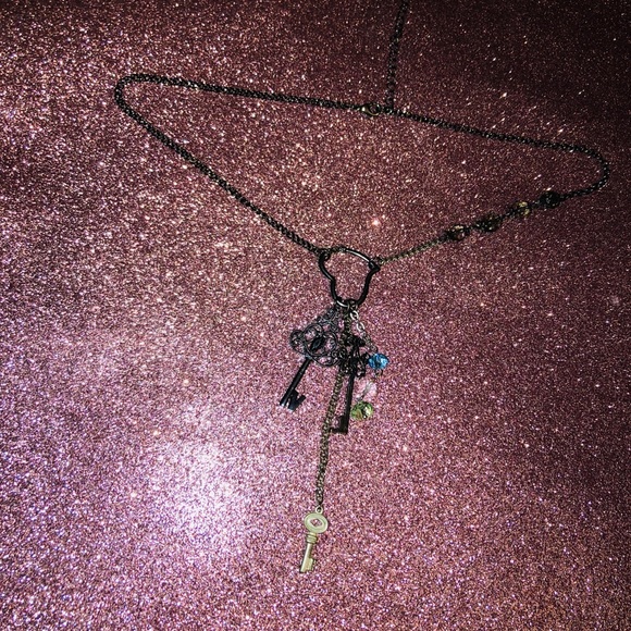 π Mini Key Heart Clasp Charm Necklace - Picture 7 of 12